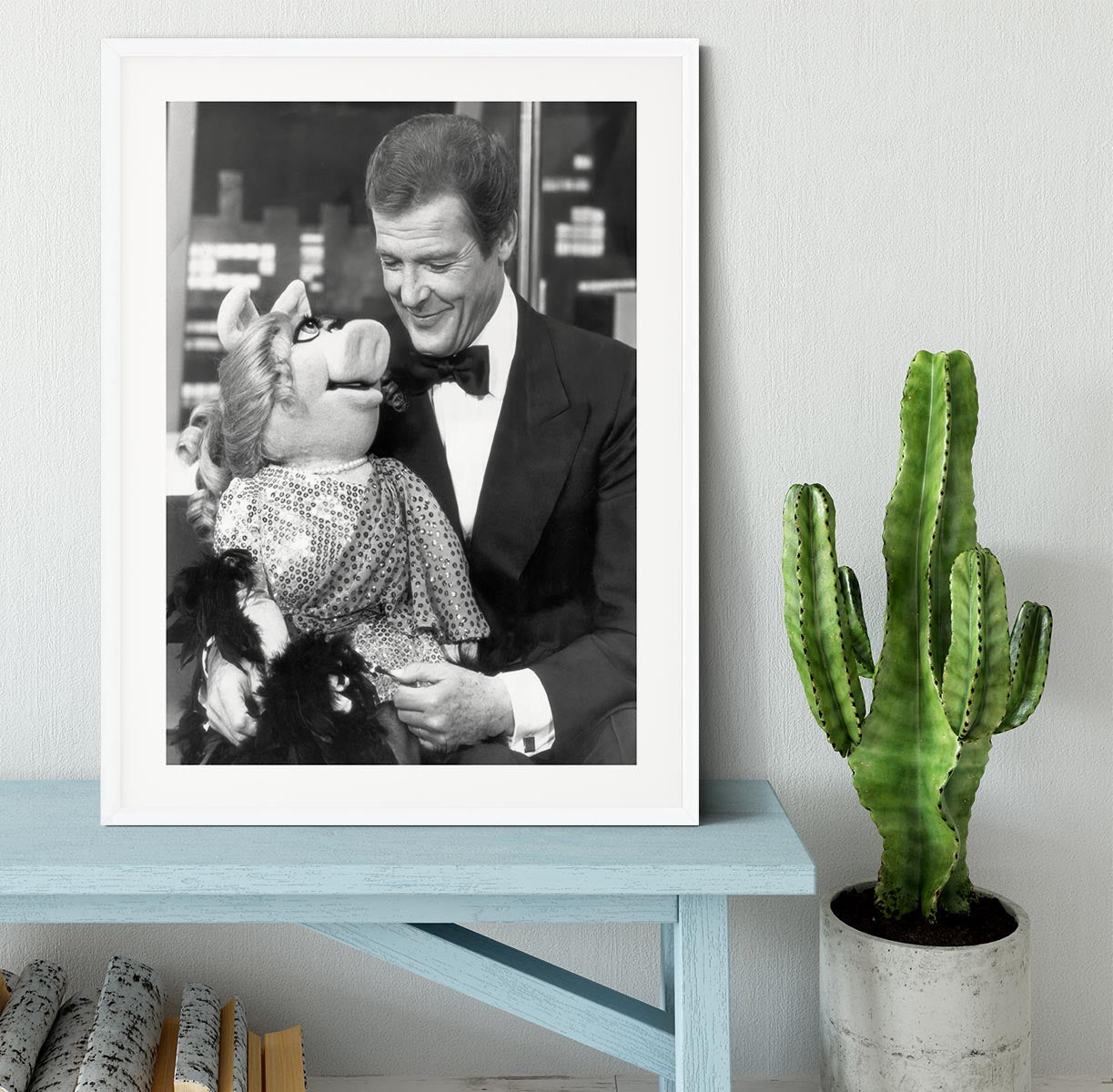 Roger Moore with Miss Piggy Framed Print - Canvas Art Rocks - 5