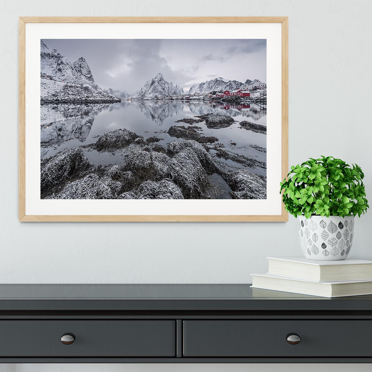 Reine Framed Print - Canvas Art Rocks - 3