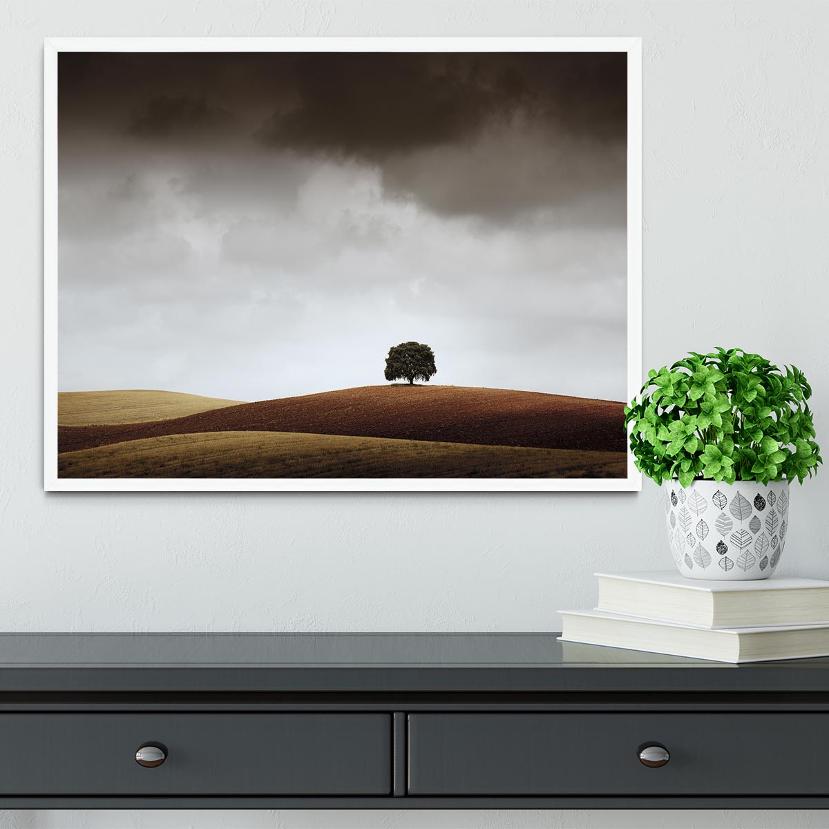 Tuve Que Pararme Al Verla Framed Print - Canvas Art Rocks -6