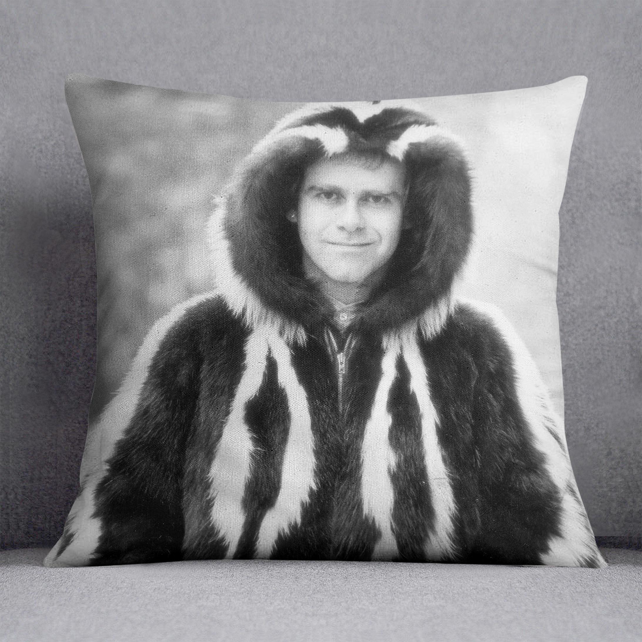 Elton in furs Cushion - Canvas Art Rocks - 1