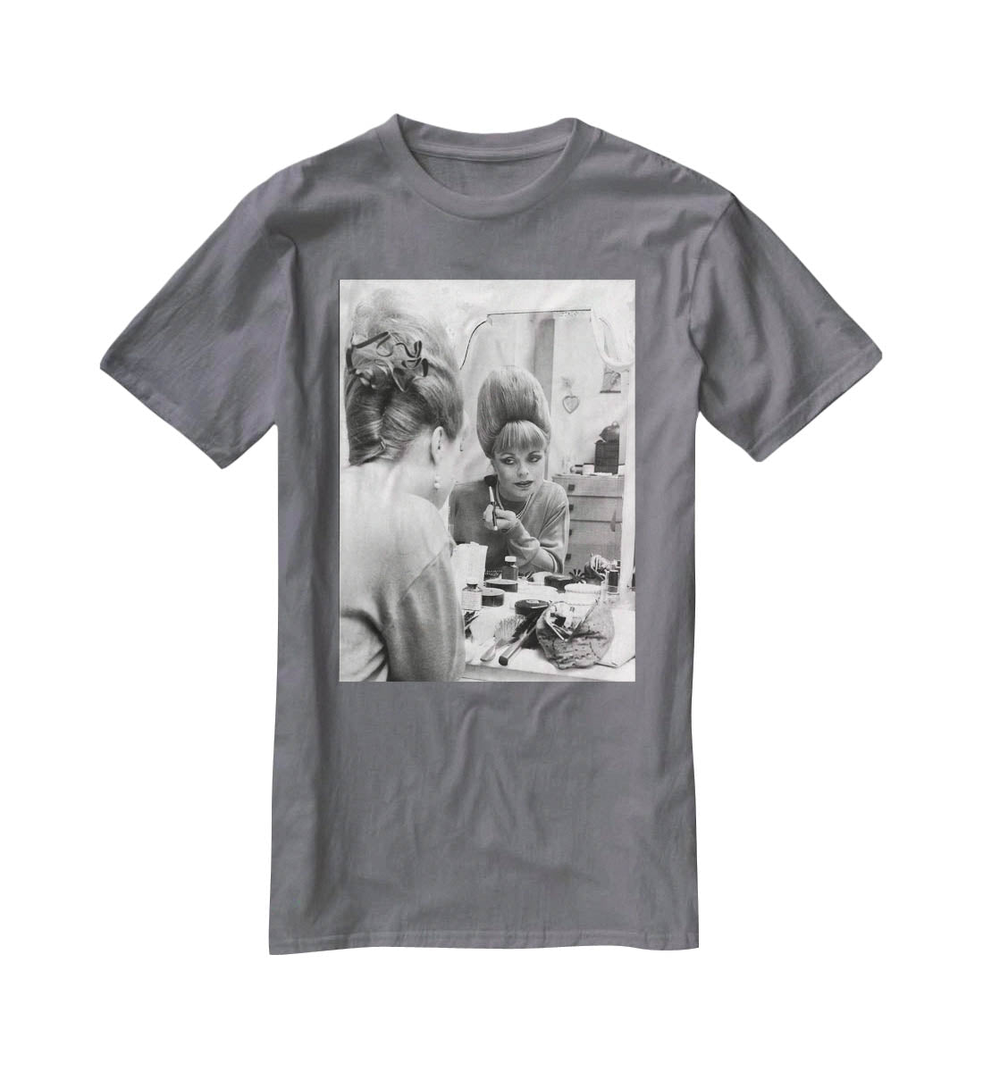 Mari Wilson T-Shirt - Canvas Art Rocks - 3